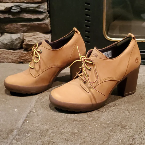 NWOT - Timberland Heeled Boots - Picture 4 of 11